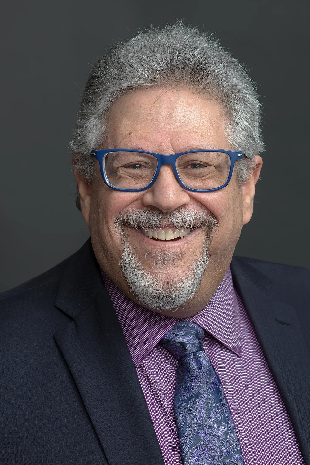 Russ Molot, an experienced lawyer representing clients in accident and injury claims.