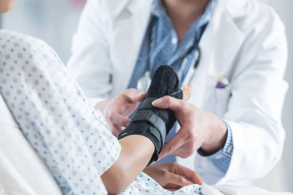 Ottawa Long-Term Disability Claims Lawyers Long-term disability lawyer assisting injured client in Ottawa