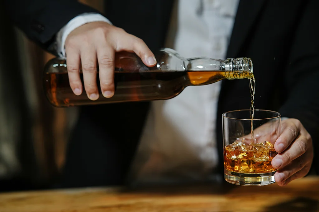 Ottawa restaurant and bar liability lawyer representing a patron injured due to over-service or unsafe premises